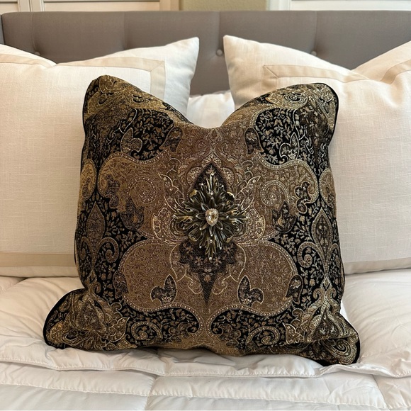 Fleur de Lis Candle Pin - Picture 9 of 13